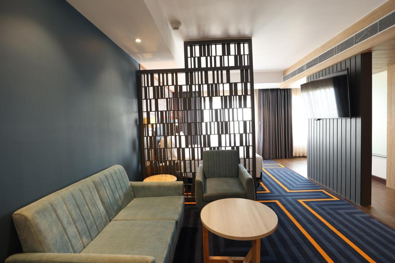 Holiday Inn Express & Suites Jaipur Gopalpura エクステリア 写真