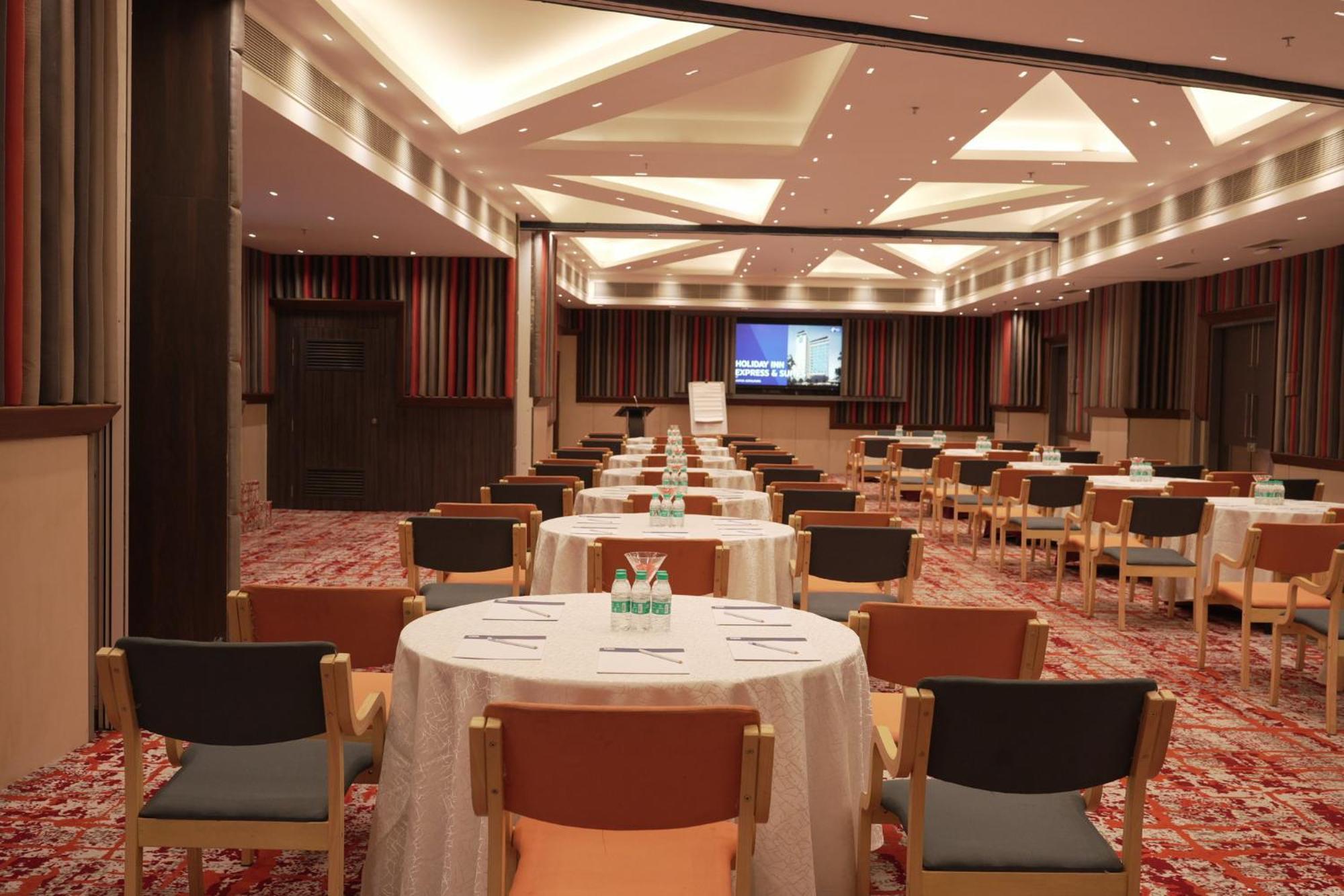 Holiday Inn Express & Suites Jaipur Gopalpura エクステリア 写真
