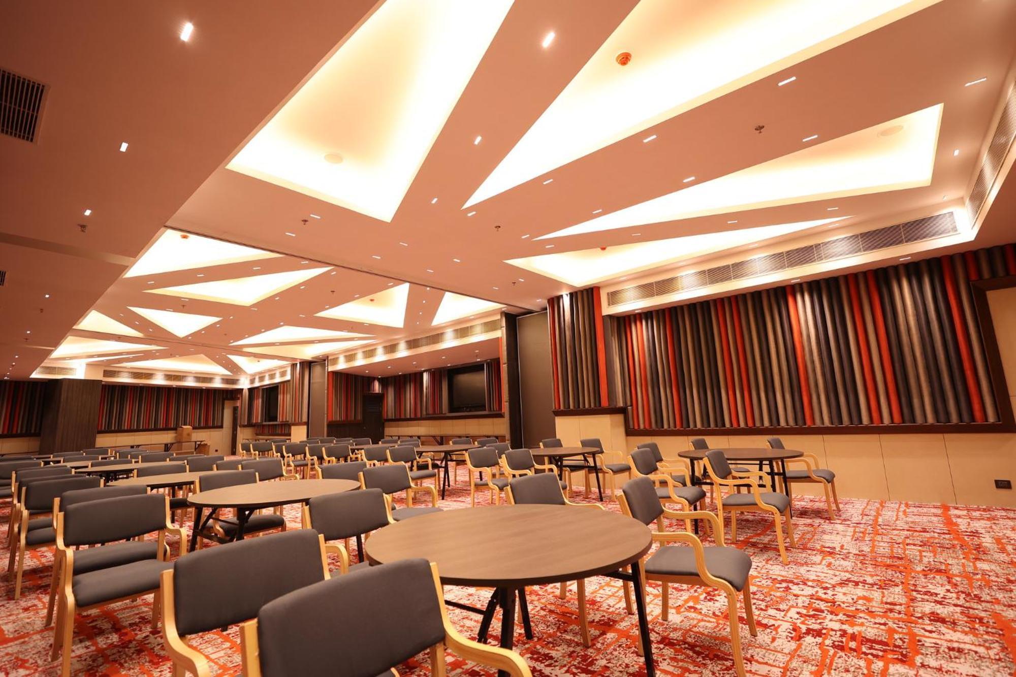 Holiday Inn Express & Suites Jaipur Gopalpura エクステリア 写真